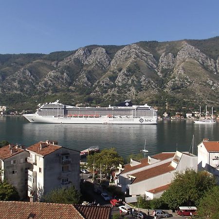 Apartment Nina Kotor Exterior foto